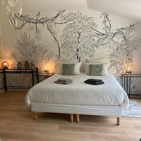 La Chaumeauniere Bed and Breakfast Aigrefeuille-dʼAunis Exterior foto