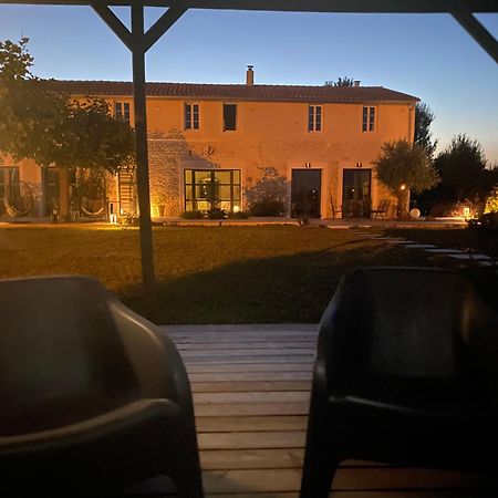La Chaumeauniere Bed and Breakfast Aigrefeuille-dʼAunis Exterior foto