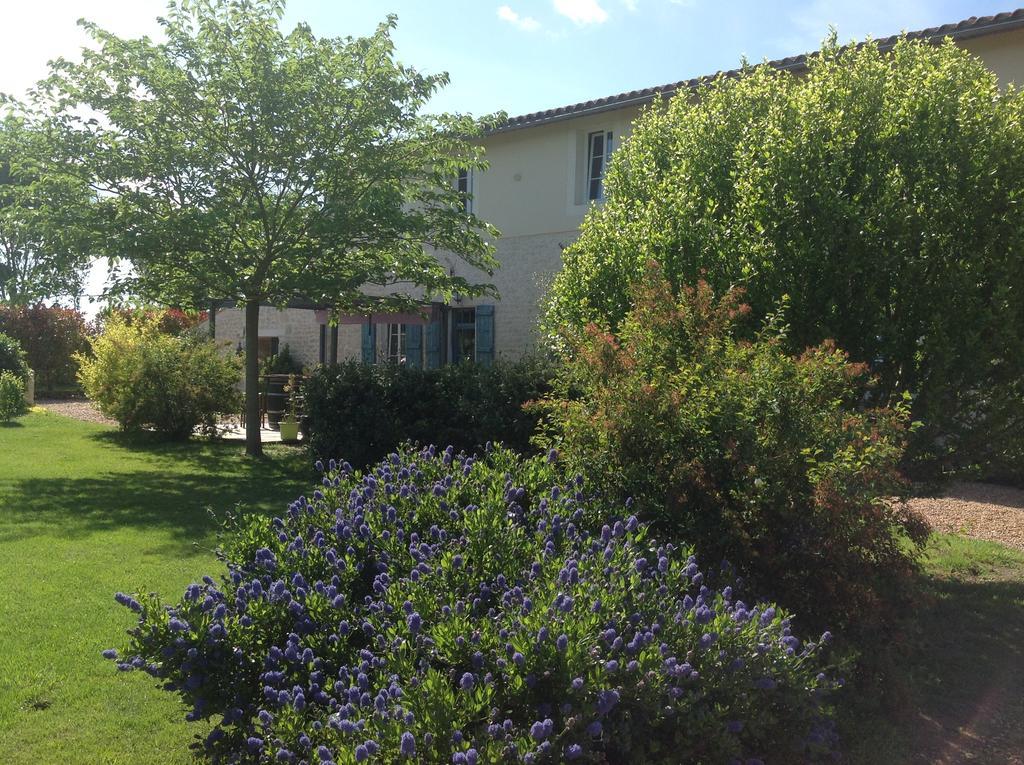La Chaumeauniere Bed and Breakfast Aigrefeuille-dʼAunis Exterior foto